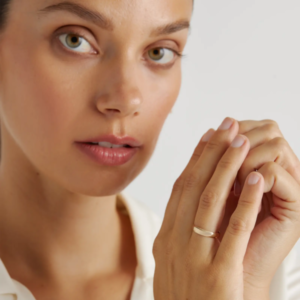 quince 14K Gold Lightweight Round Edge Band Rings